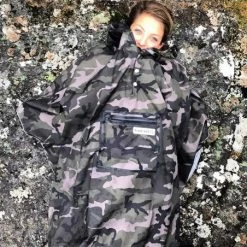 Poncho Pluie Urbain THE PEOPLE'S PONCHO 3.0 Edition Limitée Camo 7 Poncho Pluie Urbain THE PEOPLE'S PONCHO 3.0 Edition Limitée Camo -VTC électrique Soldes poncho pluie urbain the people s poncho 30 edition limitee camo 2